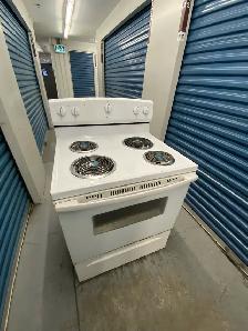 WHITE AMANA ELECTRIC COIL STOVE - Photo 2