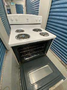 WHITE AMANA ELECTRIC COIL STOVE - Photo 8