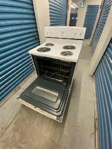 WHITE AMANA ELECTRIC COIL STOVE - Photo 10