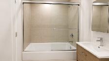 Bright 1-Bedroom in NDG with Internet Included - Photo 9