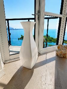 Modern white Ceramic Indoor Vase