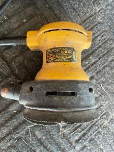 Dewalt Orbital Sander - Photo 2