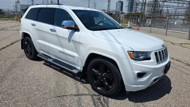 2014 Jeep Grand Cherokee Overland HEMI- CERTIFIED