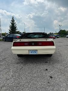 1984 Pontiac Firebird - 20,492 Original KM - One Owner - Photo 2