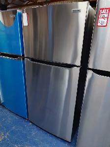 Frigidaire '30' Stainless Steel Top Freezer Bottom Fridge - Photo 2