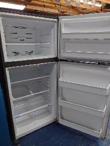 Frigidaire '30' Stainless Steel Top Freezer Bottom Fridge - Photo 4