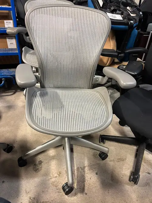 Herman Miller Aeron Chair with PostureFit Support Full Loaded!