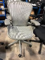 Herman Miller Aeron Chair with PostureFit Support Full Loaded!