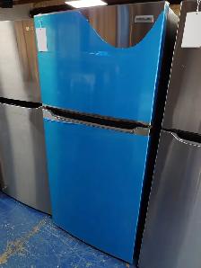 Frigidaire '30' Stainless Steel Top Freezer Bottom Fridge - Photo 3