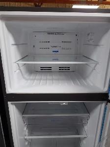 Frigidaire '30' Stainless Steel Top Freezer Bottom Fridge - Photo 6