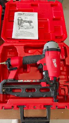 MILWAUKEE AIR NAILERS = AS NEW - Photo 4