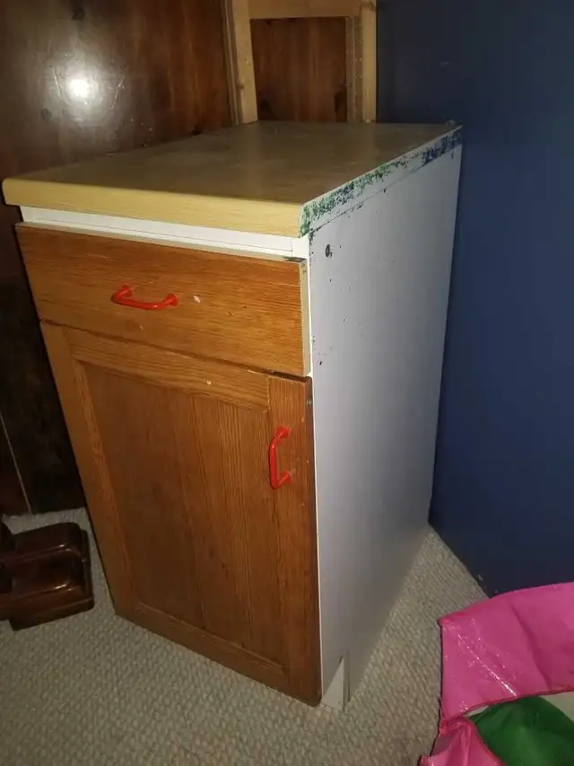 Kitchen cabinet/drawer for cheap ! I deliver