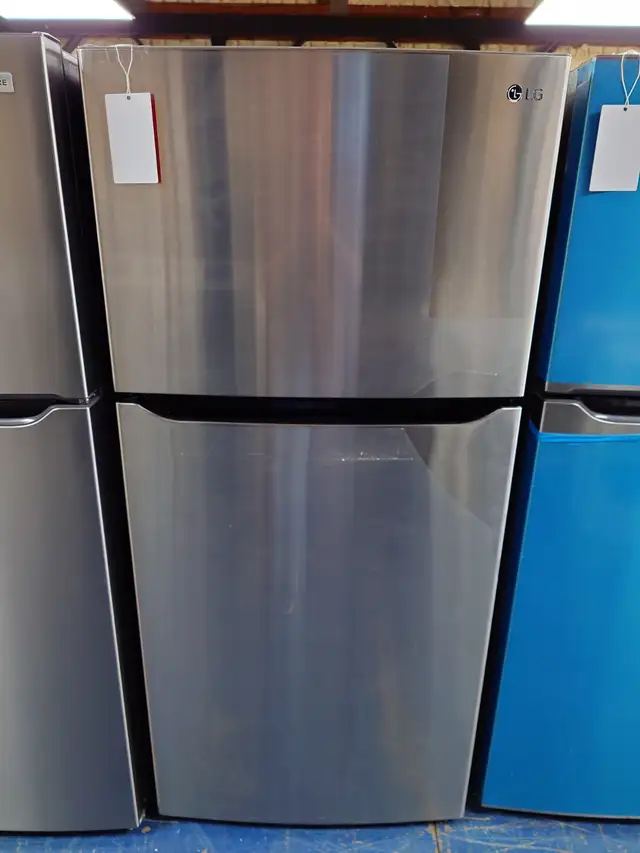 LG '30' Stainless Steel Top Freezer Fridge on Sale‼️
