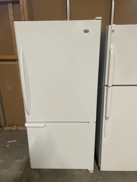 Réfrigérateur blanc 30'' congélateur en bas Maytag