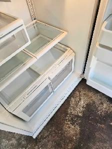 Frigidaire fridge 33 ' - Photo 2