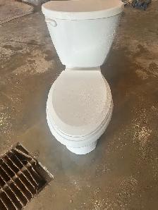 Free Toilet - Photo 2