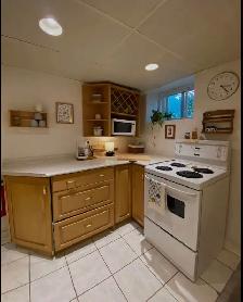 Top St B location 1 bed/1bath smaller pet ok - Photo 3