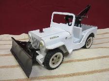 VINTAGE TONKA JEEP WRECKER TOY