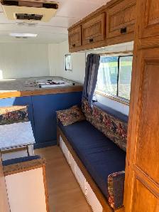 1991 Featherlite Living Quarters - Photo 7