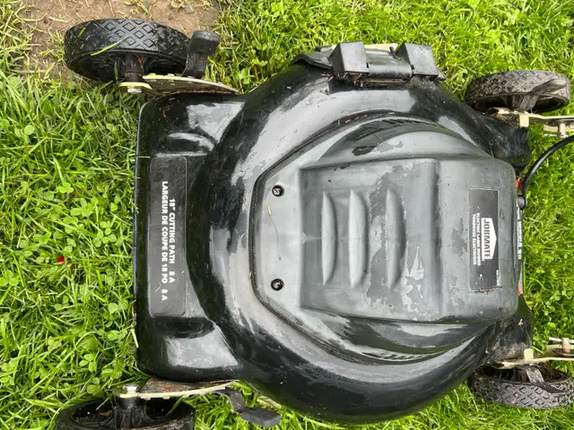 Tondeuse électrique jobmate 18 pouces 60$