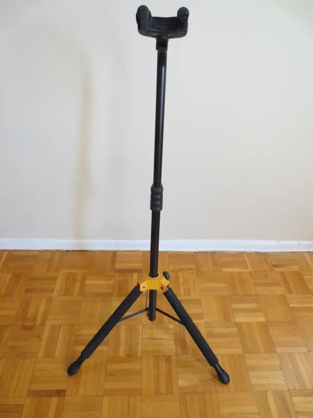 Hercules Guitar Stand