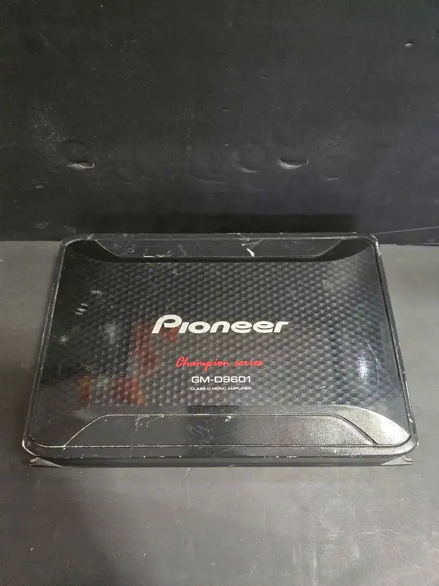 PIONEER CHAMPION SERIES GM-D9601 CAR AMP