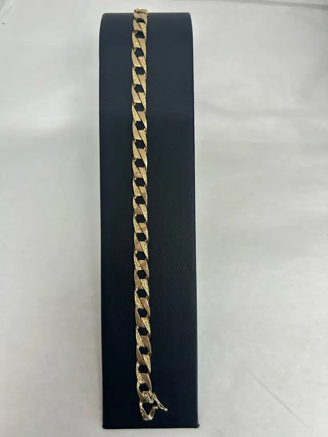 10K Yellow Gold Diamond-Cut  Curb Link Bracelet