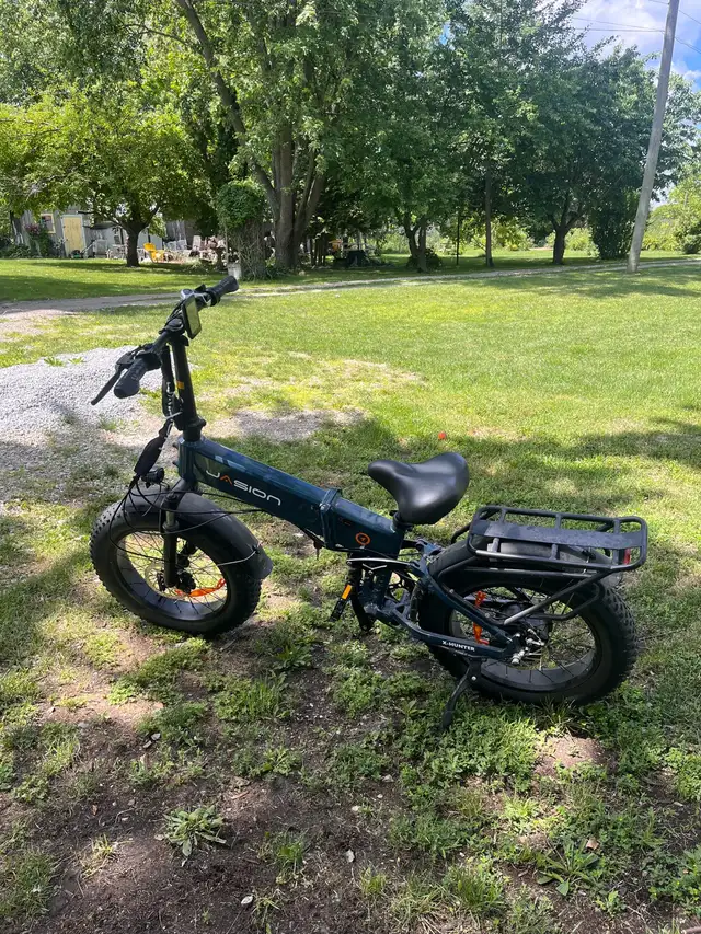 2 E bikes