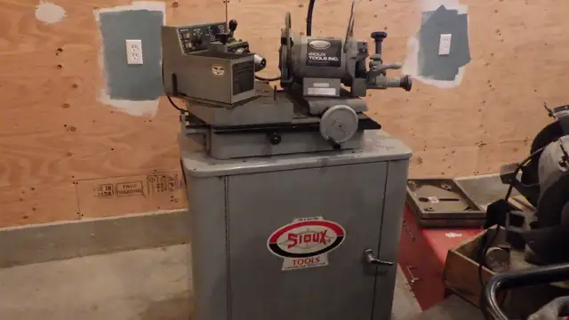 SOIUX 2001 VALVE REFACER HARDLY USED