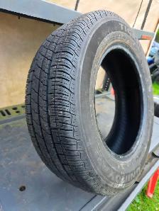 Uniroyal Tiger Paw P195/65R15 M&S Single Tire W Like New Thread