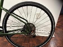 New Cannondale Quick 3 Hybrid Bike and Bike Helmet (Specialized) - Photo 2