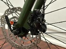 New Cannondale Quick 3 Hybrid Bike and Bike Helmet (Specialized) - Photo 3