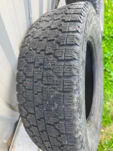 Bridgestone Blizzak WS-15 215 /70R15 98Q Two Tire Set - Photo 4