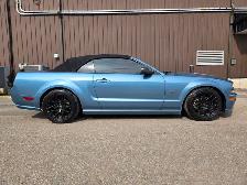 2008 Ford Mustang GT / 5 SPEED MANUAL / V8 CONVERTIBLE - Photo 9