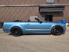 2008 Ford Mustang GT / 5 SPEED MANUAL / V8 CONVERTIBLE - Photo 10