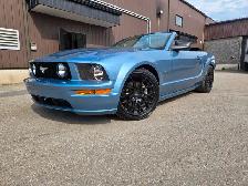 2008 Ford Mustang GT / 5 SPEED MANUAL / V8 CONVERTIBLE - Photo 14