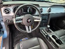 2008 Ford Mustang GT / 5 SPEED MANUAL / V8 CONVERTIBLE - Photo 17