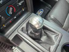 2008 Ford Mustang GT / 5 SPEED MANUAL / V8 CONVERTIBLE - Photo 18