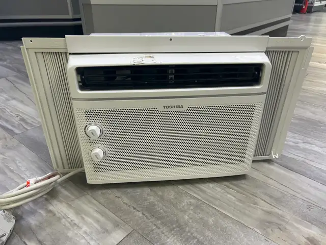 Toshiba 5000 BTU Window air conditioner