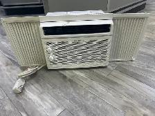 Toshiba 5000 BTU Window air conditioner - Photo 2
