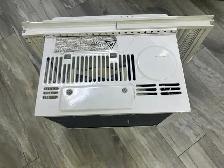 Toshiba 5000 BTU Window air conditioner - Photo 7
