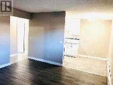 Spacious Apartment Available! - Photo 3