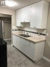 Spacious Apartment Available! - Photo 5
