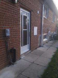 2larger bedrooms unit (not basement)