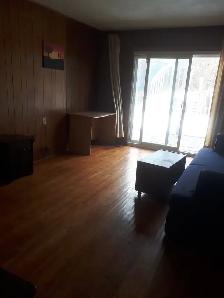 2larger bedrooms unit (not basement) - Photo 3