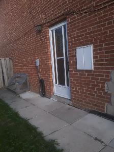 2larger bedrooms unit (not basement) - Photo 7