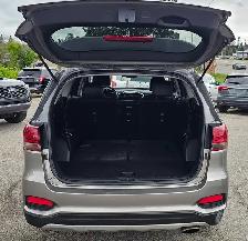 This Sport Utility Vehicle (SUV)/Multipurpose Vehicle (MPV) powe - Photo 6