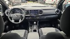 This Sport Utility Vehicle (SUV)/Multipurpose Vehicle (MPV) powe - Photo 11