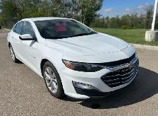Used 2022 Chevrolet Malibu - Photo 3