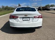 Used 2022 Chevrolet Malibu - Photo 4